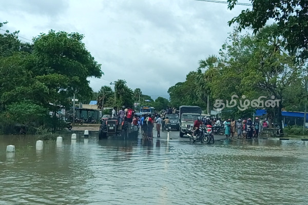 திருகோணமலையில் மீட்பு நடவடிக்கையில் முப்படையினர் - பதிவான பாதிப்பு நிலவரம் | Damage Reported In Trincomalee District Due Storm