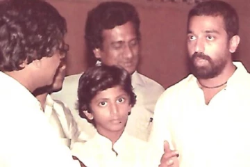 கமலுடன் சிறுவயதில் புகைப்படம் எடுத்து கொண்ட தமிழ் சினிமாவின் முக்கிய பிரபலம்! அவர் யாரென்று தெரிகிறதா?