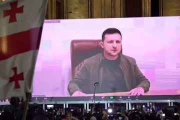 உக்ரைன் இல்லையேல் மொத்த ஐரோப்பாவும் வீழ்ச்சியடையும் - உக்ரைன் அதிபர்