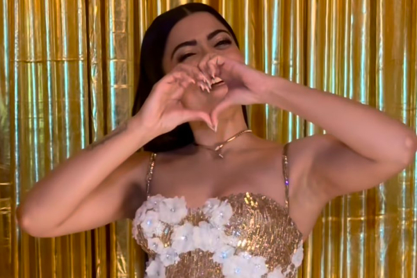 பொது இடத்திற்கு ராஷ்மிகா அணிந்து வந்த ஷார்ட் உடை.. வைரலாகும் வீடியோ | Rashmika Glam Outfit For Jio World Plaza Launch