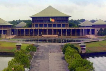 ස්ථාවර නියෝග අත්හිටුවීමේ යෝජනාව සම්බන්ධයෙන් පාර්ලිමේන්තුවේ දී සිදු වූ විශේෂ දේ..