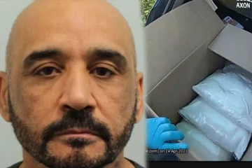 இங்கிலாந்தில் அதிகாலையில் கார் ஒன்றை நிறுத்தி சோதனையிட்ட பொலிசார்: கண்ட அதிரவைக்கும் காட்சி