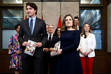 கனடாவில் 40 பில்லியனை தொடும் பாதீட்டுப் பற்றாக்குறை