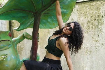 குக் வித் கோமாளி புகழ் கெமி-யா இது.. வெளிநாட்டில் வேற லெவல் போட்டோஷூட்