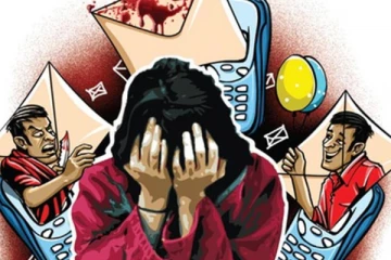 සිසුවියන් නිරුවත් කර ඡායාරූප ලබාගන්නා ටියුෂන් ගුරුවරයා