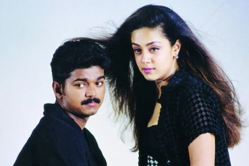 பாக்ஸ் ஆபிஸ் காத்து வாங்குகிறது! விஜய்யின் குஷி படத்திற்கு இப்படி ஒரு நிலைமையா