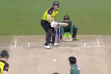 எப்படி பந்து வந்தாலும் சிக்ஸர் தான் - தொடர்ந்து சிக்ஸர் விளாசிய டேவிட் வார்னர்: ரசிகர்கள் மகிழ்ச்சி