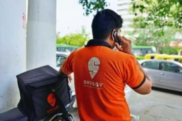 உணவில் கூட மதப் பிரிவினையா; இஸ்லாமிய  டெலிவெரி மேனை  நிராகரித்த  வாடிக்கையாளர்!
