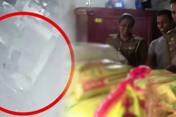 1000 கிலோ அரிசியை திருடிய இருவர் கைது