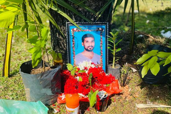 வவுனியாவில் உயிரிழந்த நண்பனுக்காக நண்பர்கள் மேற்கொண்ட நெகிழ்ச்சிச் செயல்! | Friend Died In An Accident In Vavuniya Friends Act