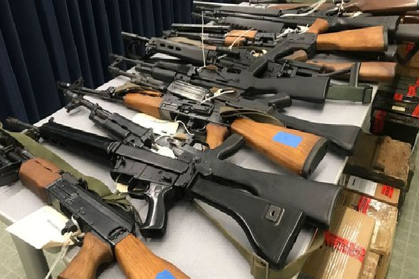 துப்பாக்கி வியாபாரத்தில் ஈடுபட்டவர் சிக்கினார் | A Gun Dealer Was Caught