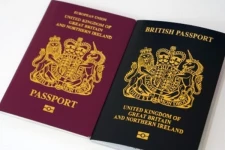 உதவ இயலாது... வேண்டுமானால் சட்டத்தரணி ஒருவரை பாருங்கள்: ஜேர்மனிக்கு செல்லும் பிரித்தானியர்கள் எதிர்கொள்ளும் குழப்பங்கள்