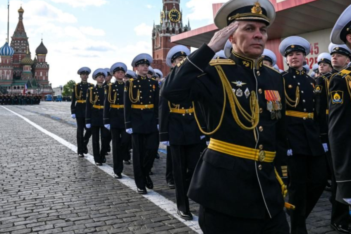 ரஷ்யாவின் வெற்றி தின அணிவகுப்பு: போர்க்கருவிகள் இன்றி நடைபெறவுள்ள வரலாற்று நிகழ்வு | Russia Victory Day Parade Historic Event