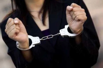 யாழ்ப்பாணத்தை சேர்ந்த 20 வயது யுவதி முல்லைதீவில் கைது ; யாருமற்ற வீட்டில் அரங்கேறிய சம்பவம்