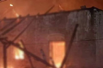 வவுனியாவில் தீக்கரையான மதுபானசாலை