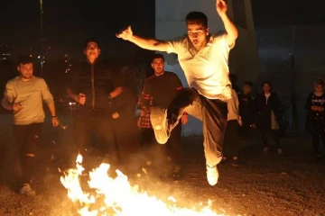 தீ மிதி திருவிழா... பலியான பல உயிர்கள்: ஆயிரக்கணக்கானோர் காயம்