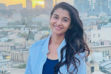 பிரியா பவானி ஷங்கர் காதலர் உடன் மிக நெருக்கமாக இருக்கும் போட்டோ! இணையத்தில் வைரல்