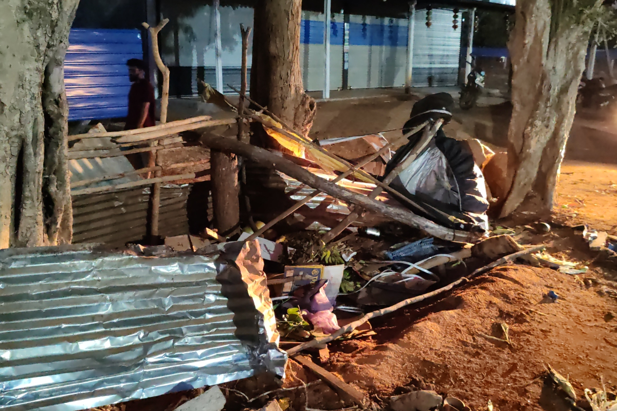 வவுனியாவில் கோர விபத்து! ஒருவர் பலி மற்றுமொருவர் படுகாயம் | Vavuniya Accident One Dead One Seriously Injured வவுனியாவில் கோர விபத்து! ஒருவர் பலி மற்றுமொருவர் படுகாயம் | Vavuniya Accident One Dead One Seriously Injured