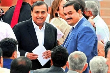 இந்தியாவின் பெரும் கோடீஸ்வரர் பட்டத்தை இழக்கும் முகேஷ் அம்பானி: முந்தும் இன்னொரு பிரபலம்