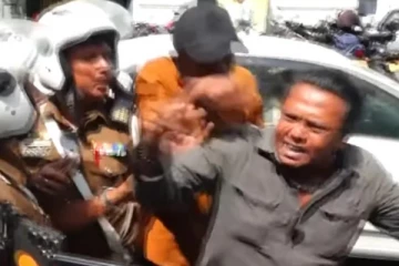 නාමල් CID ආ අවස්ථාවේ යූටියුබර් වලියක් දා ගනී... උණුසුම් තත්ත්වයක් (VIDEO)