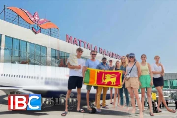 மத்தள விமான நிலையத்திற்கு சுற்றுலா பயணிகளுடன் முதன்முறையாக தரையிறங்கிய விமானம்