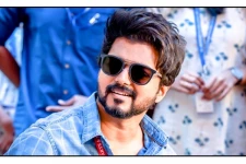 மாஸ்டர் படப்பிடிப்பில் தளபதி விஜய் எடுத்த செல்பி புகைப்படம், யாருடன் தெரியுமா? செம்ம ட்ரெண்டிங்..