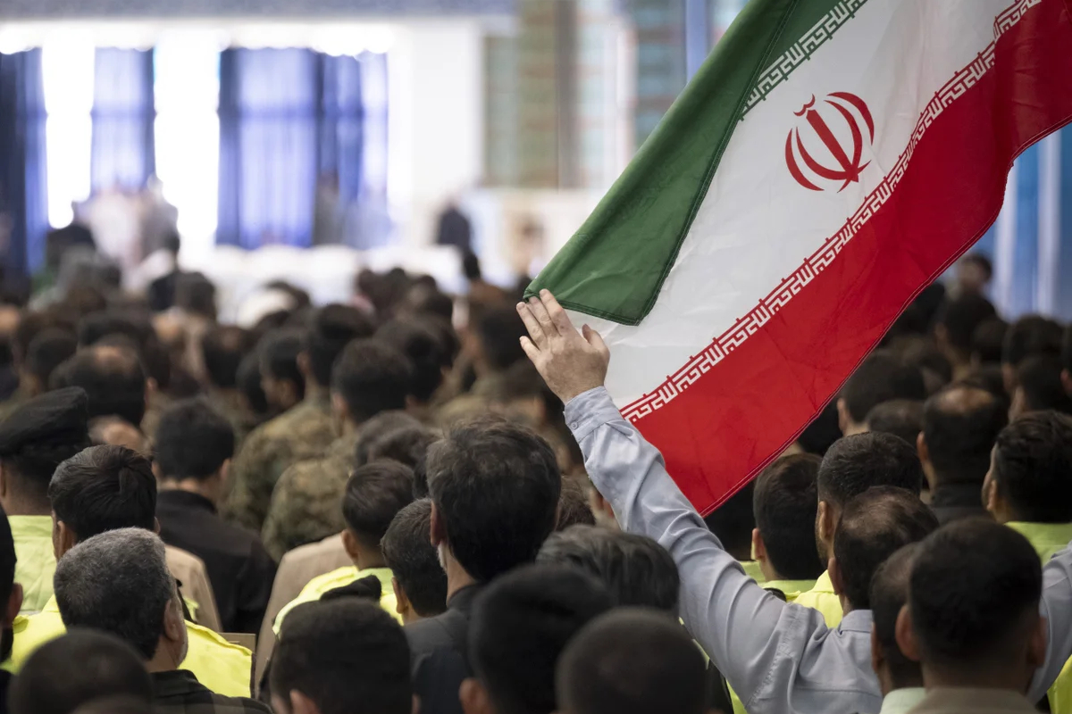 தலைமறைவான அமெரிக்க படையினர்! தேடித்திரியும் ஈரானின் புரட்சிகர காவல்படை | Us Soldiers Escaped From Camps And Hiding தலைமறைவான அமெரிக்க படையினர்! தேடித்திரியும் ஈரானின் புரட்சிகர காவல்படை | Us Soldiers Escaped From Camps And Hiding