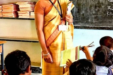 சேலை அணியாமல் வந்த ஆசிரியை விரட்டியடித்த முகாமையாளர்!