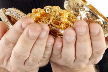 நகை கடையில் கோடிக் கணக்கான நகைகள் திருட்டு; திகைப்பில் பொலிஸார்