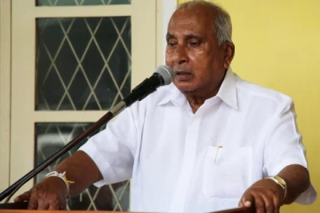 தொழிற்சங்க போராட்டங்களினால் மக்கள் பாதிக்கப்படுகின்றனர்: காமினி லொகுகே