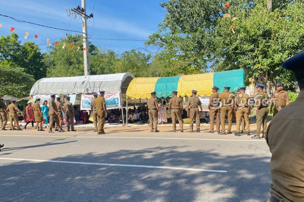 மட்டக்களப்பில் போராட்டத்தில் குதித்த மக்கள்: பயணப் பாதையை மாற்றிய ரணில் | Ranil Visited Batticaloa