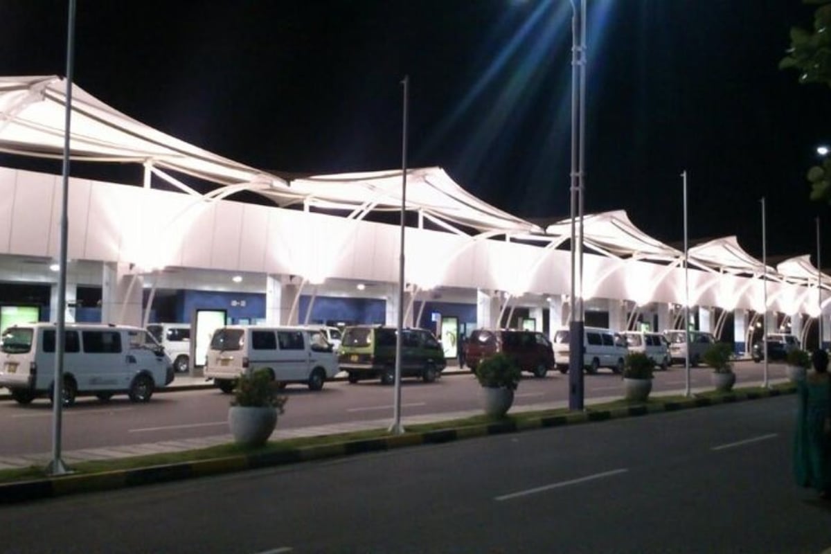கட்டுநாயக்க விமான நிலையத்தில் இலங்கையர் ஒருவர் கைது | Sri Lankan Passenger Arrested In Bia