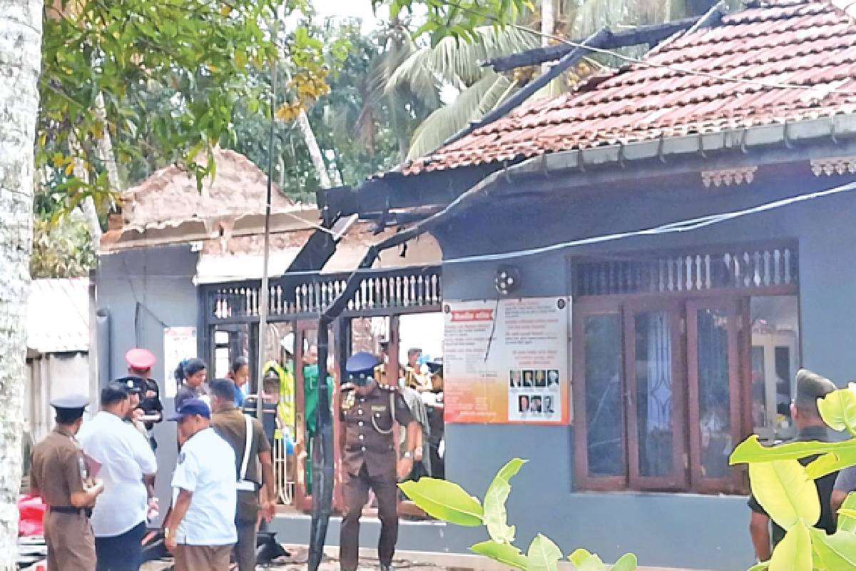 நாட்டை உலுக்கிய பெரும் சோகம் - முதியோர் இல்லத்தில் தீயில் கருகி பலியான 13 பேர் - வெளியான அதிர்ச்சி தகவல் | Horana Elders Home Fire Shocking Information