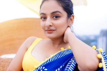 20 வயதில் வாய்ப்பிளக்க வைக்கும் கமல் ரீல் மகள்.. அனிகாவுக்கே டஃப்  கொடுக்கும் எஸ்தர்