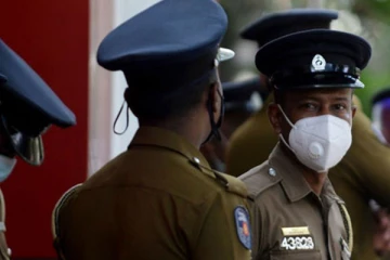 யாழில் வீட்டிற்குள் நுழைந்து கதவை உடைத்த பொலிஸார்; நடத்து என்ன?