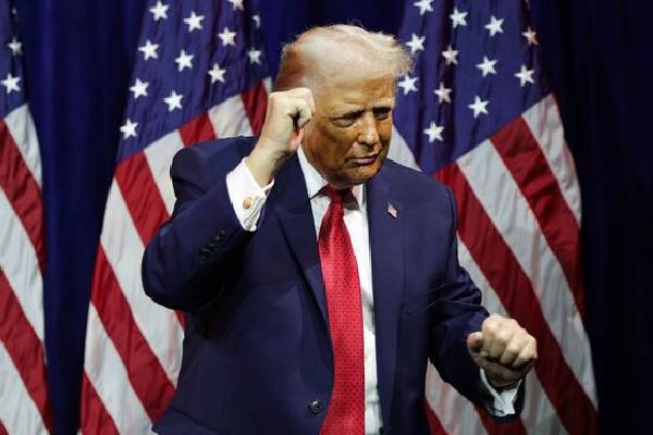 உலக நாடுகளிடையே பெரும் பதற்றத்தை ஏற்படுத்தியுள்ள ட்ரம்பின் அறிவிப்பு | No Change In His Plan To Buy Greenland Trump