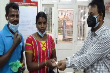 இலங்கையர்களை வியப்பில் ஆழ்த்திய நபர் - நெகிழ்ச்சி அடைந்த பெண்