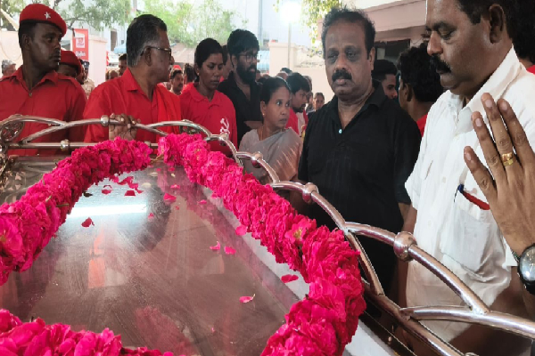 மூத்த அரசியல் தலைவர் நல்லகண்ணுவின் உடலுக்கு சிறிதரன் எம்பி அஞ்சலி | R Nallakannu Passed Away Mp Siritharan Tribute மூத்த அரசியல் தலைவர் நல்லகண்ணுவின் உடலுக்கு சிறிதரன் எம்பி அஞ்சலி | R Nallakannu Passed Away Mp Siritharan Tribute