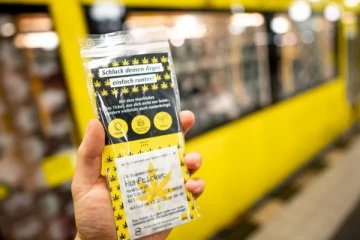 இந்த பயணச்சீட்டை நீங்கள் அப்படியே சாப்பிடலாம்... பெர்லின் போக்குவரத்து நிறுவனத்தின் வித்தியாசமான முயற்சி