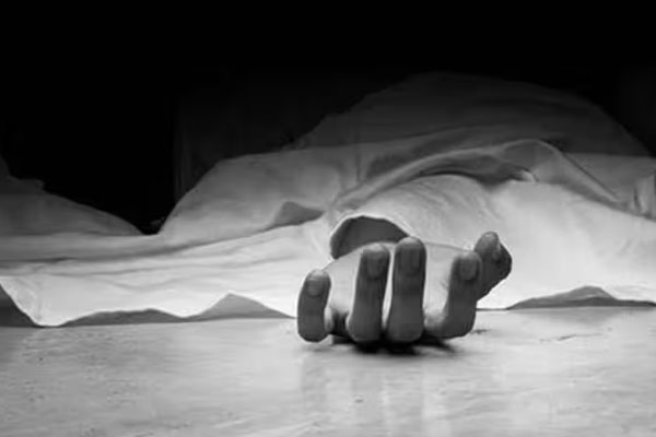 பாதசாரி கடவையில் மோட்டார் சைக்கிள் மோதி நபர் உயிரிழப்பு | Person Died After Motorcycle Accident In Crossing