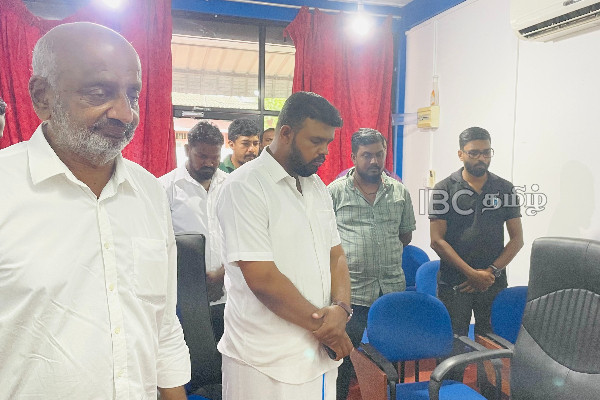 மறைந்த ஊடகவியலாளர் பிரகாஸின் ஓராண்டு நினைவேந்தல் | Jaffna Journalist Memorial Day