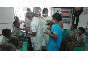 பள்ளியில் தண்ணீர் அருந்திய 18 குழந்தைகளுக்கு வயிற்று வலி, மயக்கம் -  மருத்துவமனையில் அனுமதி