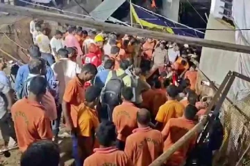 கோயில் சுவர் இடிந்து 9 பக்தர்கள் பலி; பலர் படுகாயம் - நிவாரணம் அறிவிப்பு