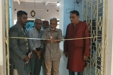 இந்தியா கொல்கத்தாவில் இடம்பெறும் மட்டக்களப்பு ஓவியரின் கண்காட்சி (Photos)