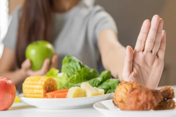 கோடை வெயிலில் இந்த உணவை எடுத்துக்காதீங்க... உடலுக்கு தீங்கு ஏற்படுமாம்