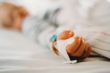 மருத்துவமனையை நாடும் பிரித்தானிய சிறார்களின் எண்ணிக்கை அதிகரிப்பு: மருத்துவர்கள் எச்சரிக்கை