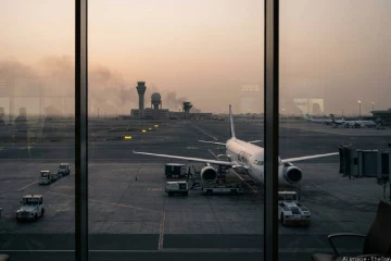 விமான போக்குவரத்து ஸ்தம்பிக்கும்... குவைத் விமான நிலையம் மீது ட்ரோன் தாக்குதல்