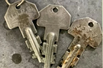 අල්මාරි යතුරෙන් සිදුකළ සූක්ෂම යතුරු පැදි සොරකම..