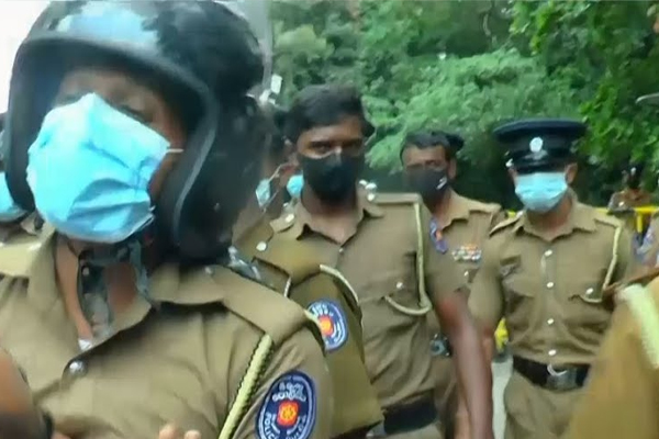 பொலிஸ் உத்தியோகத்தரை அச்சுறுத்திய நபர் | A Person Who Threatened A Police Officer
