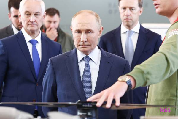 முழு பிரித்தானிய இராணுவத்தையும் விட... பயமுறுத்தும் புடினின் ட்ரோன் படை | Putin New Drone Squad